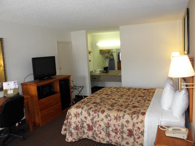 Americas Best Value Inn Bowie Room photo